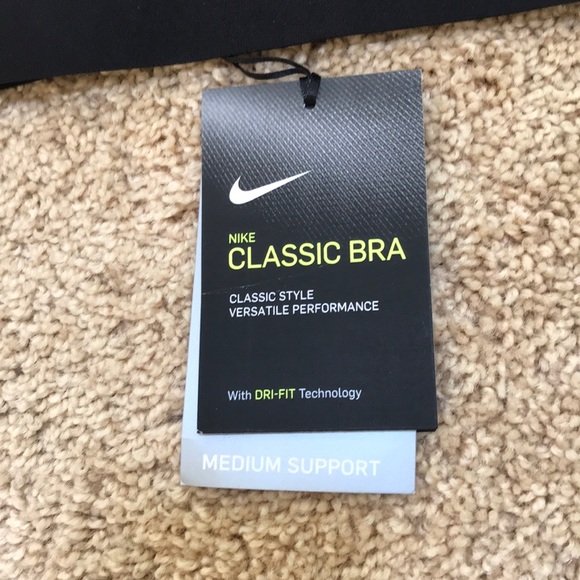 NWT! Nike black large medium support sports bra. - Picture 3 of 8